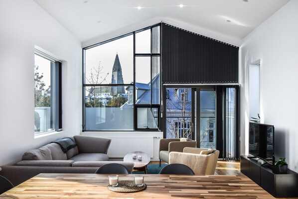 Living area - Luxury Penthouse F8 (Reykjavik)