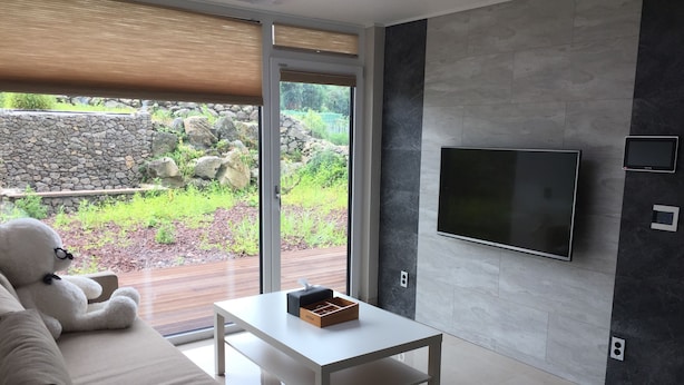 Premium Townhome, 2 Bedrooms, Mountain View, Garden Area (Hill resort pension, solitary garden) | Pemandangan dari bilik