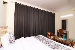 Desk, laptop workspace, free WiFi