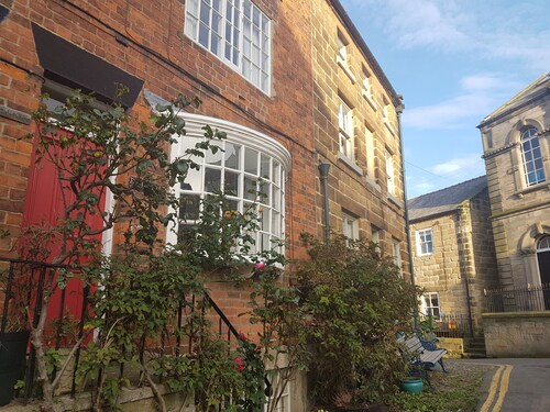 Belmont House . Coastal self catering holiday home .
 Staithes North Yorkshire ⚓