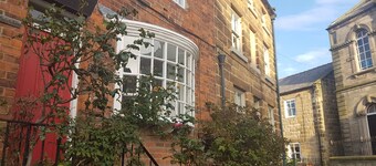 Belmont House . Coastal self catering holiday home .
 Staithes North Yorkshire ⚓