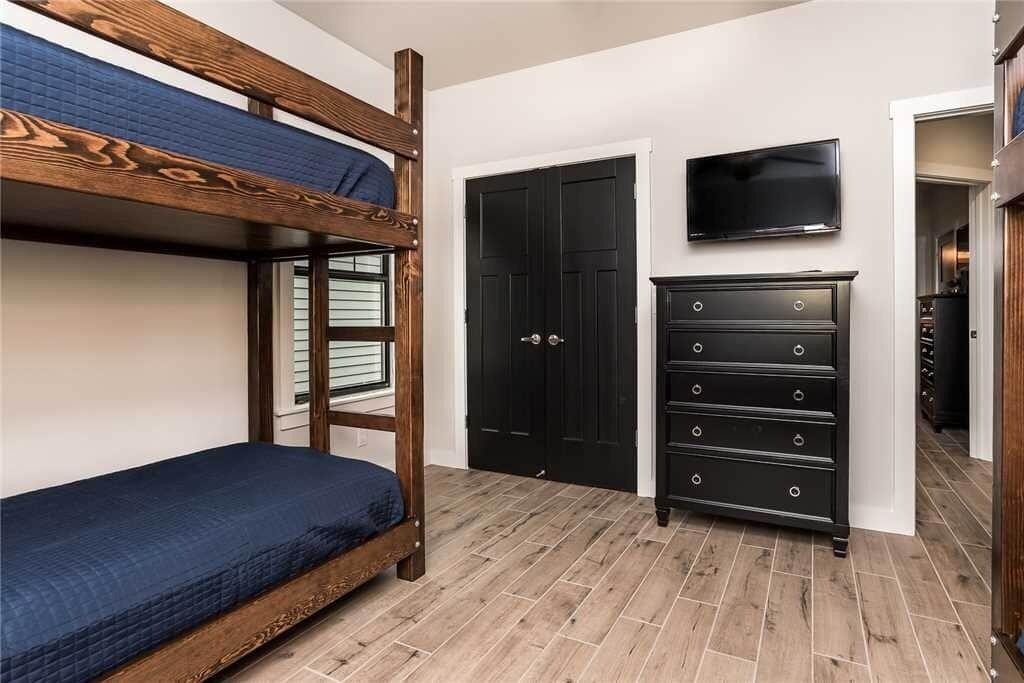 2 多间卧室、熨斗/熨衣板、WiFi、床单