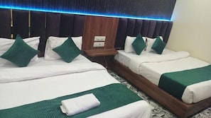 Chambre Supérieure, 4 chambres | Bureau, Wi-Fi gratuit
