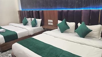 Superior Room, 4 Bedrooms | Desk, free WiFi