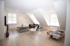 Smart TV - City Point Reykjavik Center (Reykjavik)