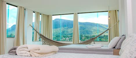 Quarto (Nascente, Poente e Montanhas) 210 | Vue de la chambre