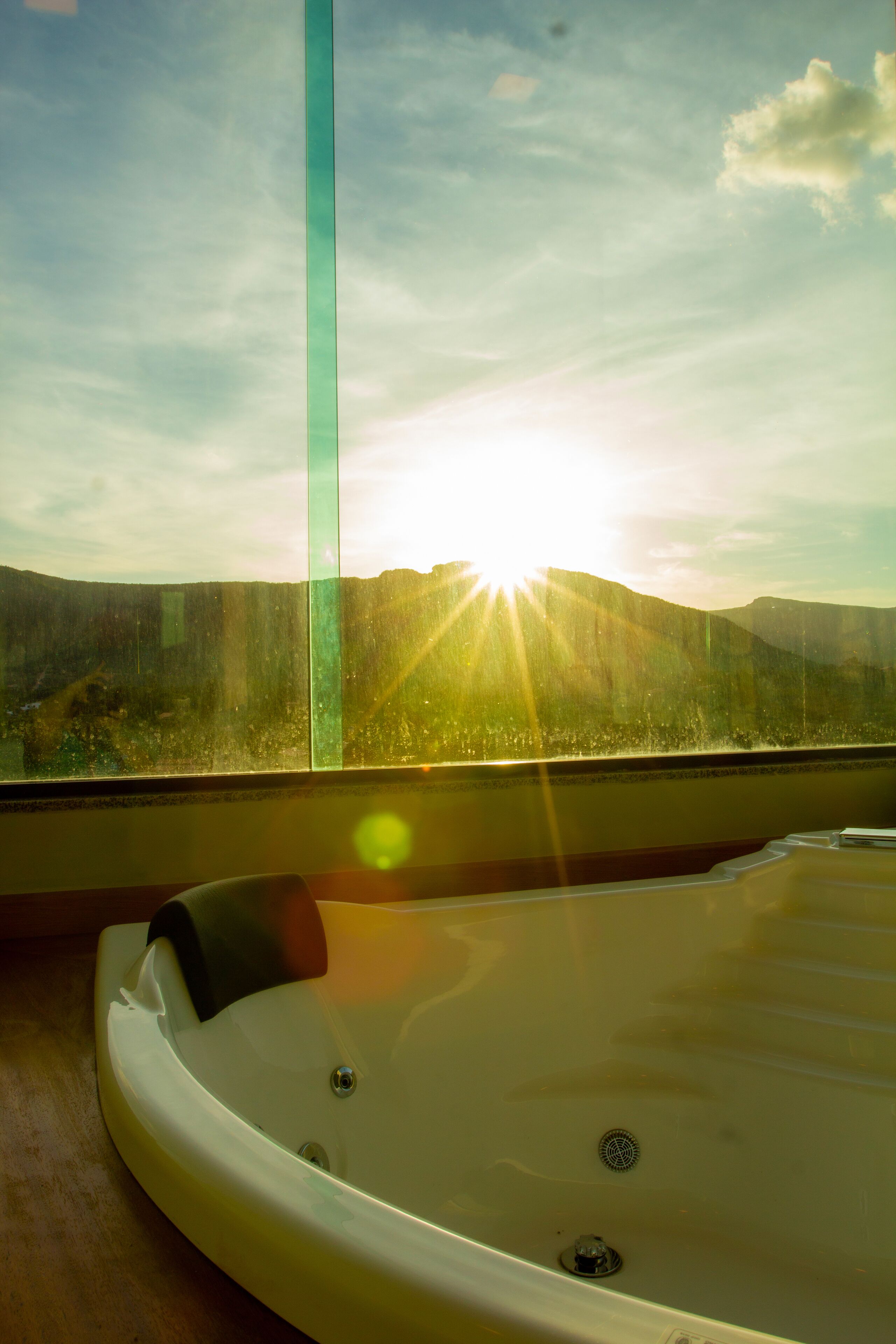 Suíte, Master com Lareira e Hidromassagem | Jetted tub