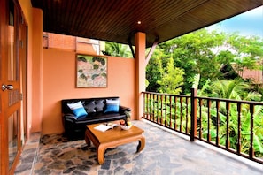 3-Bedroom Deluxe Suite 106 | Balcony view
