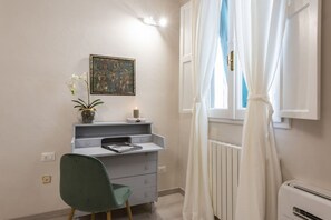 Apartment, 2 Bedrooms | Room amenity
