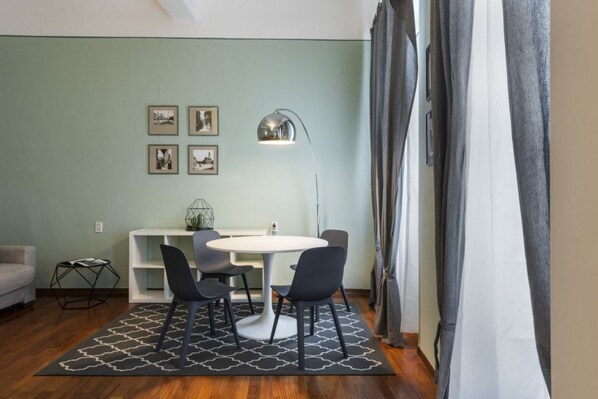 Appartement, 1 chambre | Salle de séjour | Téléviseur à écran plat