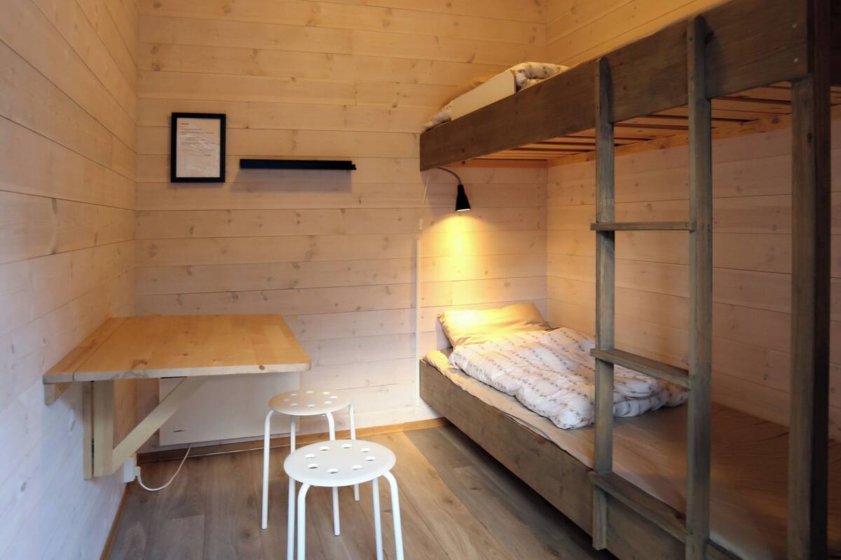 Soundproofing, free WiFi, bed sheets