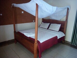 Bureau, Wi-Fi gratuit, draps fournis