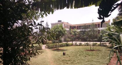 Salanka Inn & Guest House