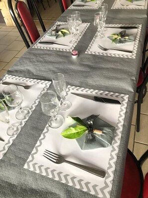 Free daily buffet breakfast - Le Corby (Chatellerault)