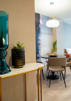 Lobby sitting area - Voghe Premium Flats (Valencia)