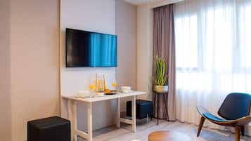 Studio (Pret a Porter) | Living area | Flat-screen TV