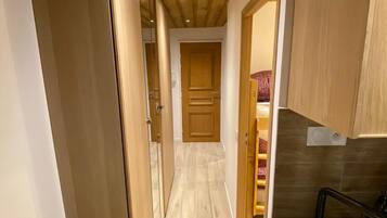 Basic Apartment, Ensuite (Vue Montagne - 615) | 1 bedroom, individually decorated, individually furnished, soundproofing