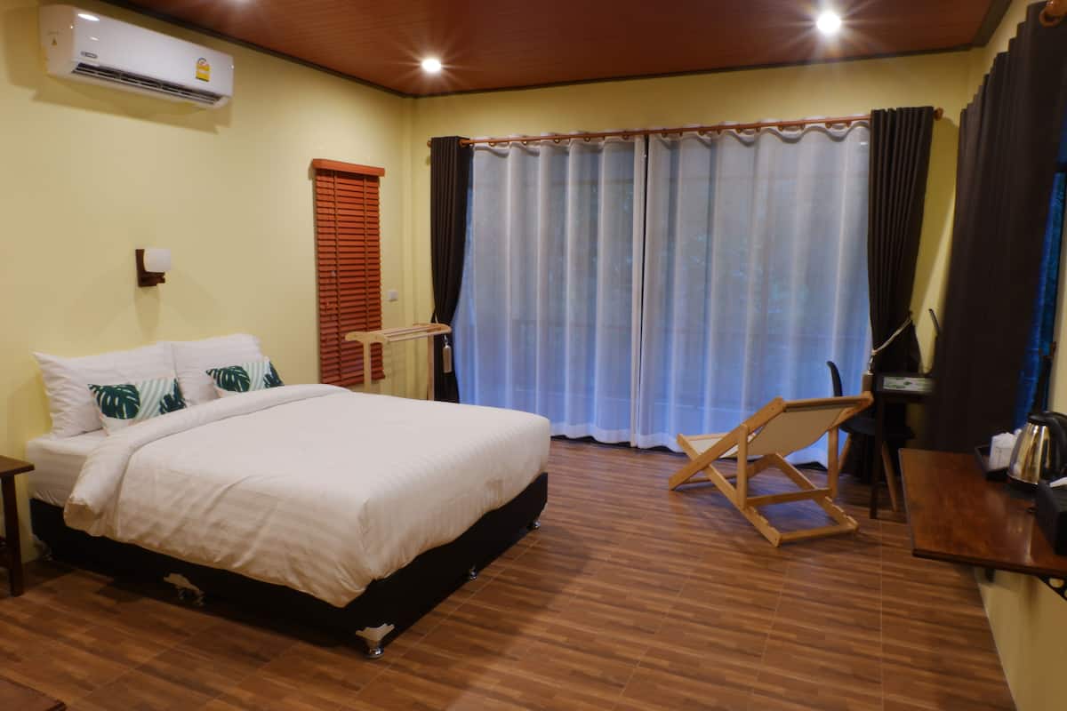Bungalow Deluks | Meja kerja, Wi-Fi gratis, dan seprai linen