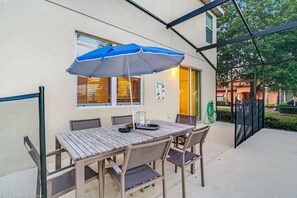 Tempat makan outdoor