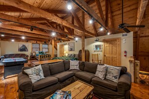 Smart TV, fireplace, Netflix, DVD player