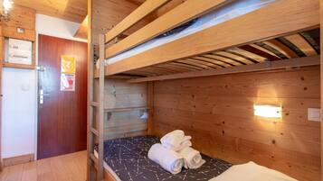 1 slaapkamer, geluiddichte muren, beddengoed