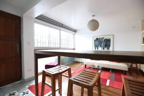 Apartment | Essbereich im Zimmer