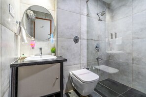 Deluxe Room | Bathroom | Shower, free toiletries, towels - Westside Hotels (Hyderabad)