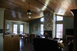 Interior - The Outdoorsman at Homes on Holiday (Ardmore)