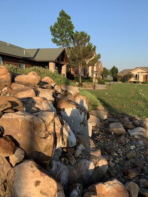 Property grounds - The Outdoorsman at Homes on Holiday (Ardmore)