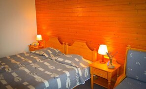 Basic Double or Twin Room, Mountain View | Individually decorated, individually furnished, desk, blackout drapes - Hotel des Masques (Ayent)