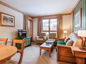 Appartement, salle de bains attenante (Arc 1950) | Coin séjour