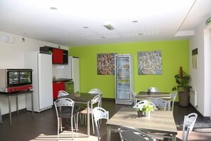 Daily buffet breakfast (EUR 8.50 per person) - Les Académies Aixoises (Aix-en-Provence)