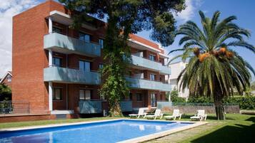 Alberca al aire libre por temporada