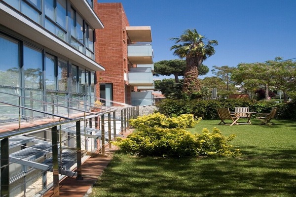 Duplex, 2 Bedrooms (4 people) | Blackout drapes, soundproofing, free WiFi, bed sheets