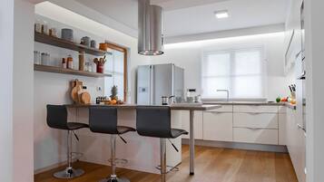 Fridge, microwave, oven, stovetop