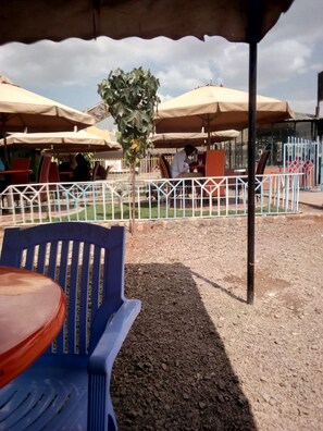 Breakfast, lunch, dinner served; local and international cuisine  - Serengeti Gardens Hotel (Nairobi)