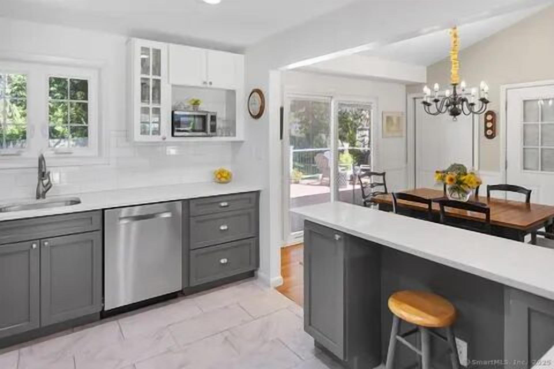 雪櫃、微波爐、焗爐、爐具