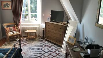 1 bedroom, Select Comfort beds, free WiFi