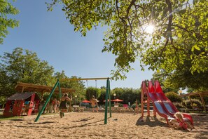 Children’s play area – outdoor - Camping la Plage (Meyronne)