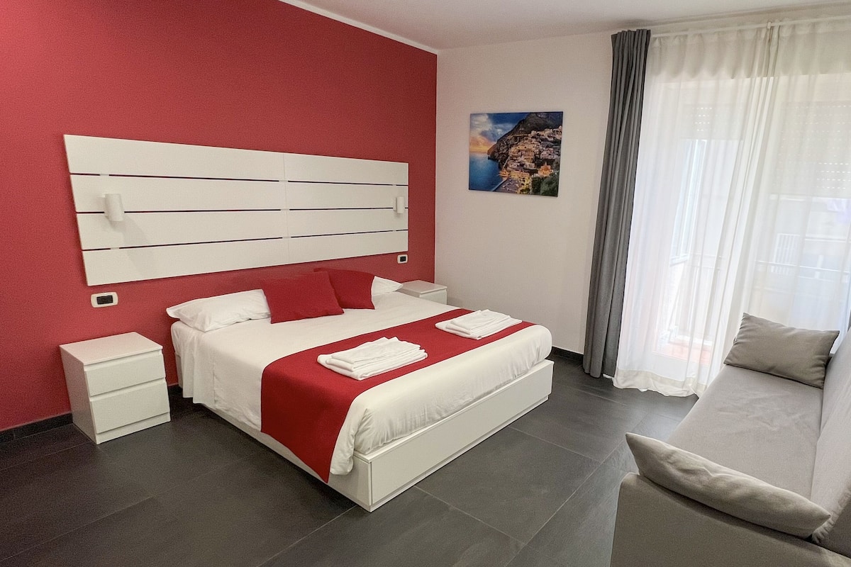Double Room, Balcony (Red) | Down comforters, pillowtop beds, desk, laptop workspace