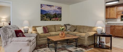 Smart TV, Netflix, books, streaming services