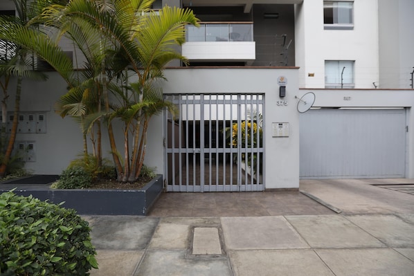 Exterior - Acogedor Departamento a unos pasos del Malecón (Lima)