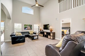 43-inch TV with cable channels - Private Pool Home With Fantastic Upgrades. Very Safe for Children! - 5av534 (Davenport)