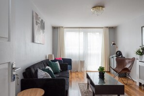 TV - Stunning 2BR Flat Near Burgess Park W/garden (London)