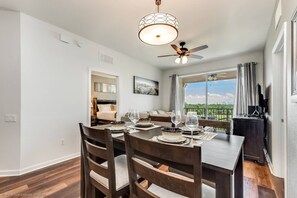Fridge, oven, stovetop, dishwasher - Enjoy Peaceful Lake View! Newly Decorated in Vista Cay - 3br/2b #3408 (Orlando)