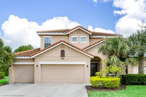 Exterior - NEW Listing - Spacious Disney Area Pool Home With Amazing Resort Amenities! 6bd/5ba (Davenport)