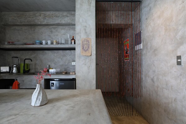 Appartement, 1 chambre, terrasse | Cuisine privée | Grand réfrigérateur, micro-ondes, four, plaque de cuisson