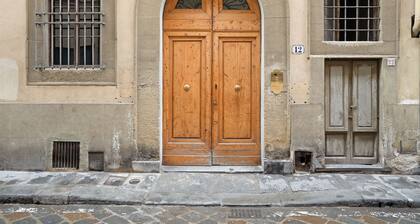 Florence Oltrarno Duplex Apartment