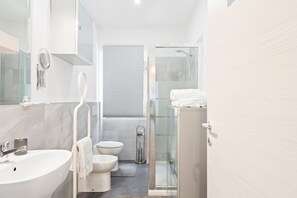 Apartment, 2 Bedrooms | Bathroom - Carpe Diem Arno Apartment (Florence)