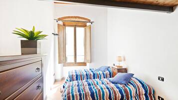 Apartemen, 1 kamar tidur | 1 kamar tidur, setrika/meja setrika, Wi-Fi gratis, dan seprai linen